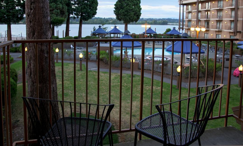 Holiday Inn Portland - Columbia Riverfront, An Ihg Hotel Exterior photo